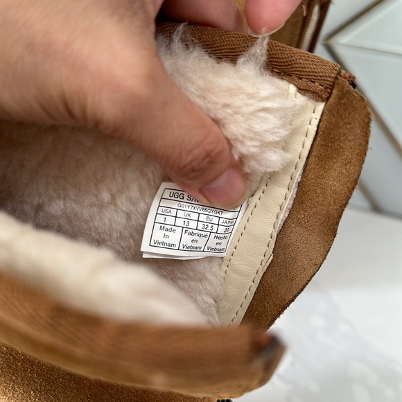 UGG Kids Boots back zipper size 1. Still in good condition. - Picture 10 of 13